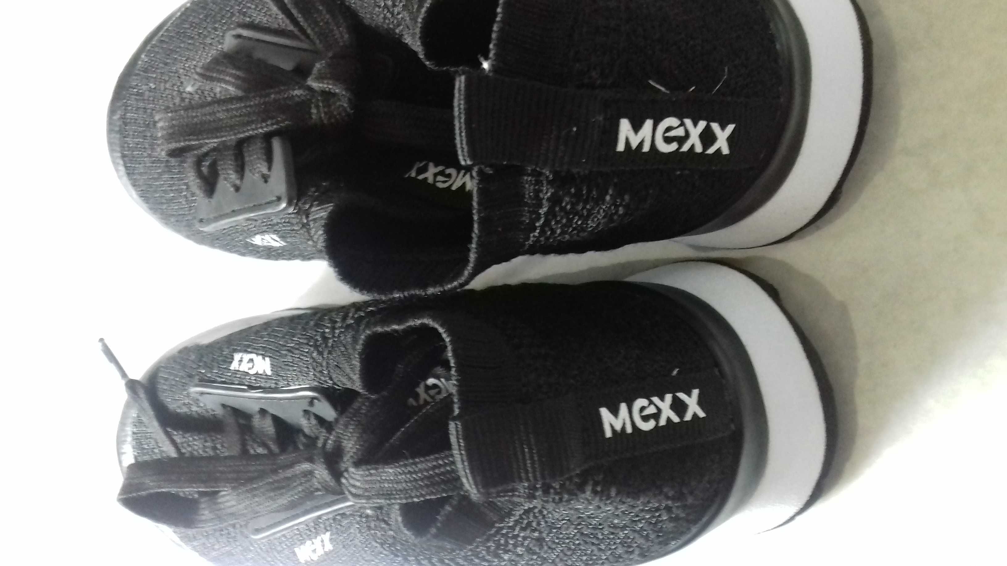 Buty czarne materiał Mexx pianka, chłopiec rozmiar 28, 29 stan bdb