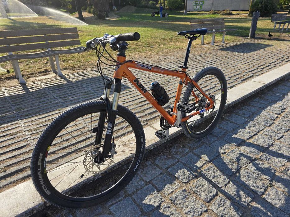 KTM Race Line 26" hardtail • RockShox Reba • Shimano XT hidráulico 3×9