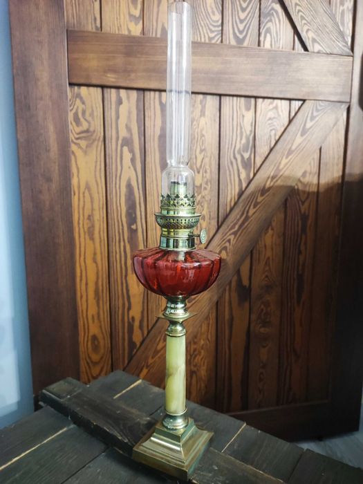 Kolumnowa lampa naftowa marmur mosiądz