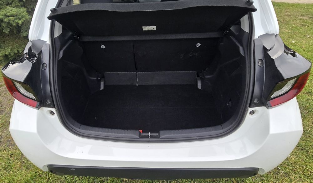 Toyota Yaris Hybrid 1.5 Comfort, 2024 rok. Automat. salon PL, 1 w., se