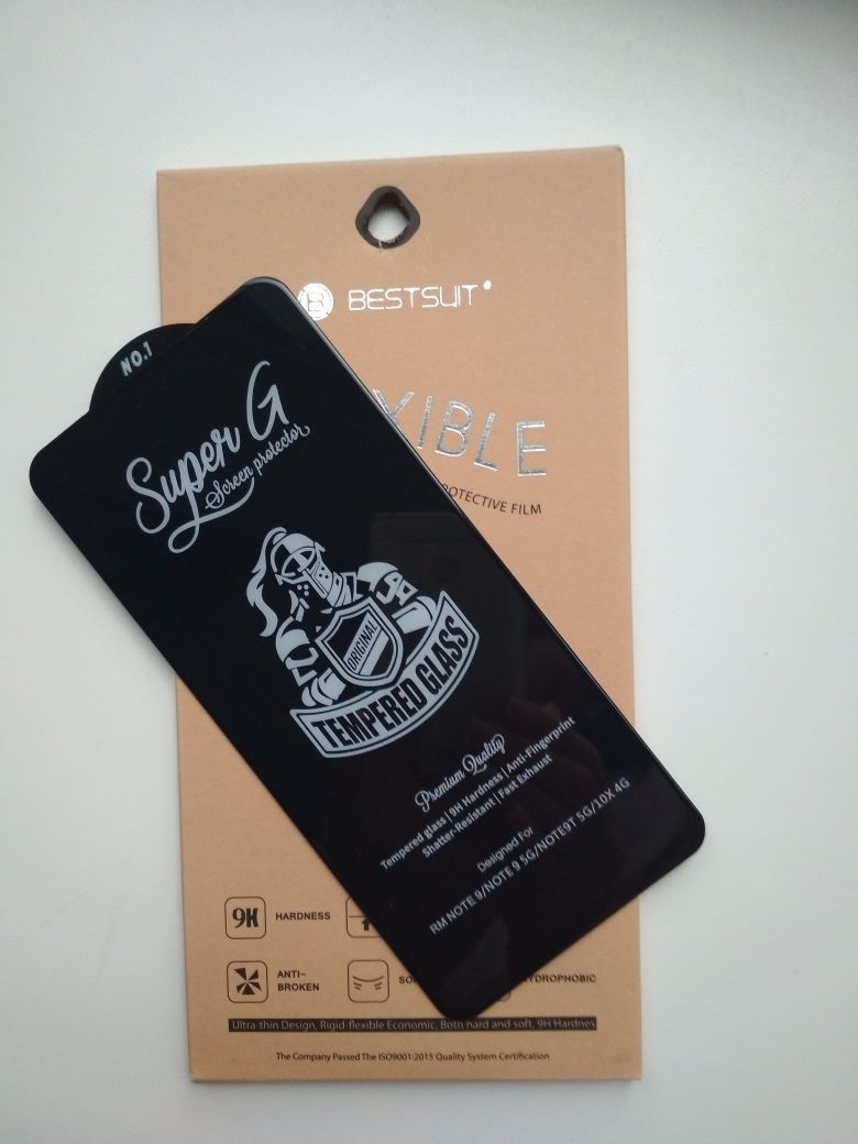 Защитное  противоударное стекло на Redmi 9.