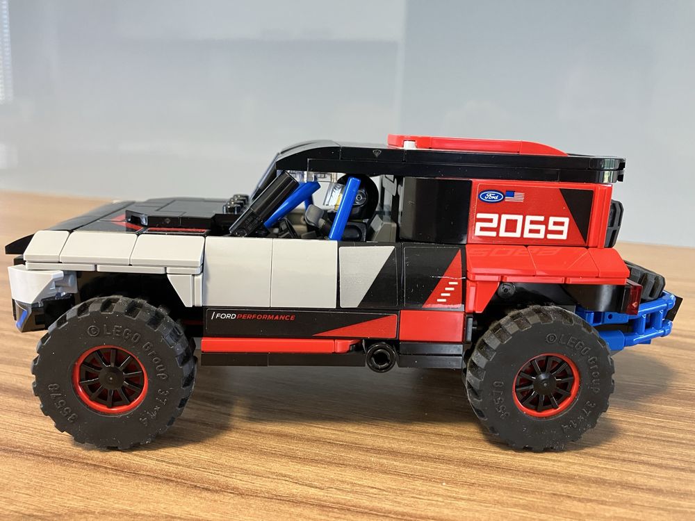 Lego 76905 Ford Bronco
