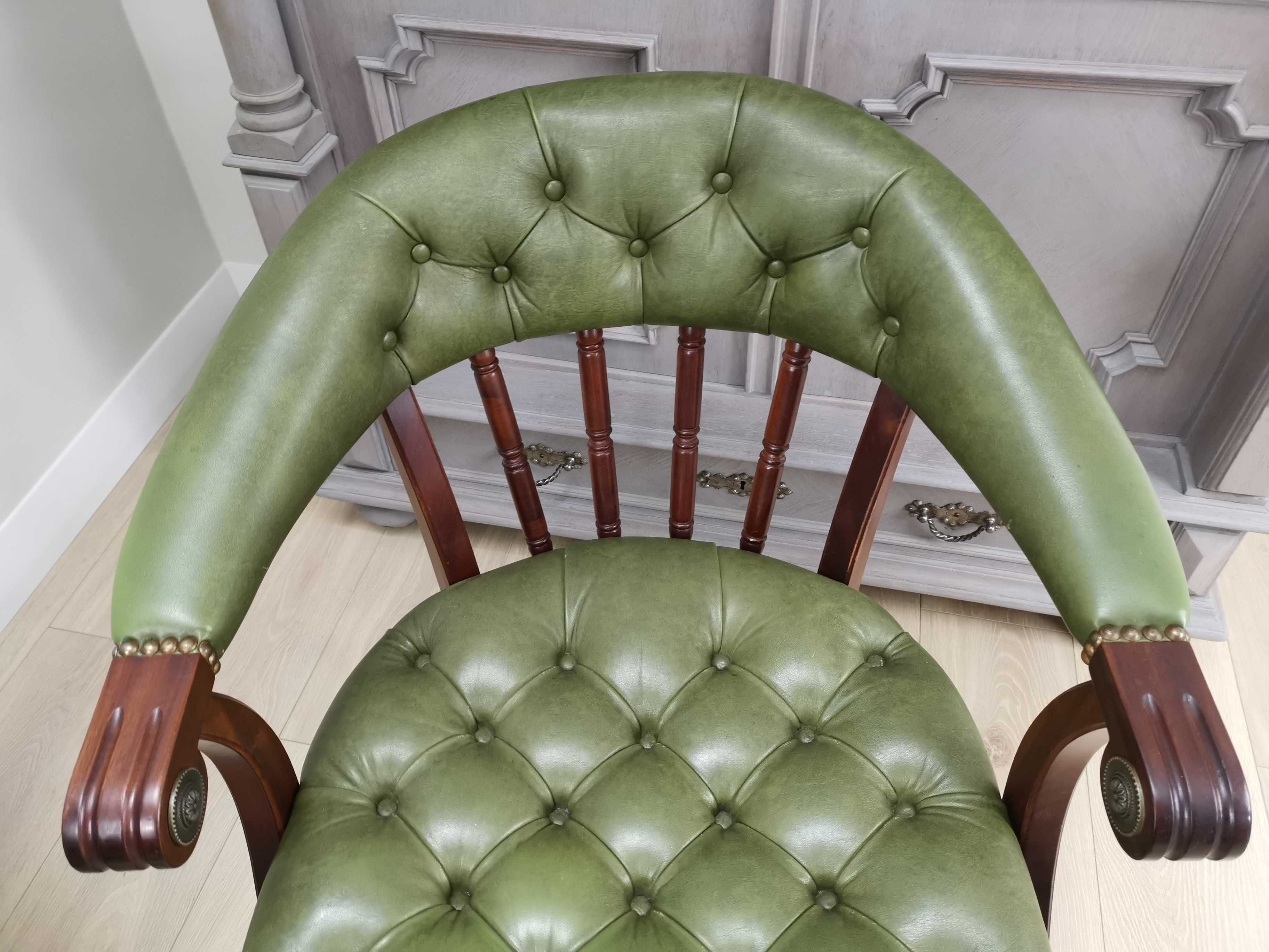 Mahoniowy Fotelik  chesterfield skóra 750/2025