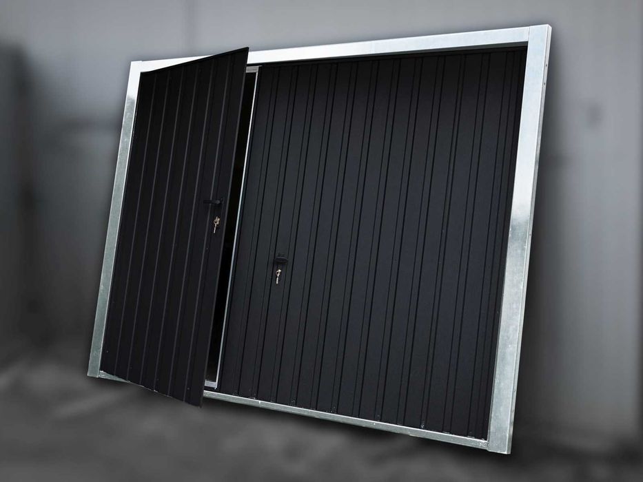 Brama garażowa uchylna Brąz połysk 2530 x 2100mm T7 + furtka