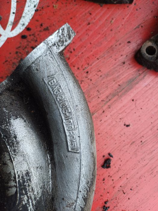 Продам випускний ,впускний колектор ВАЗ 2101- 2107 ЦІЛІ РІЗБИ