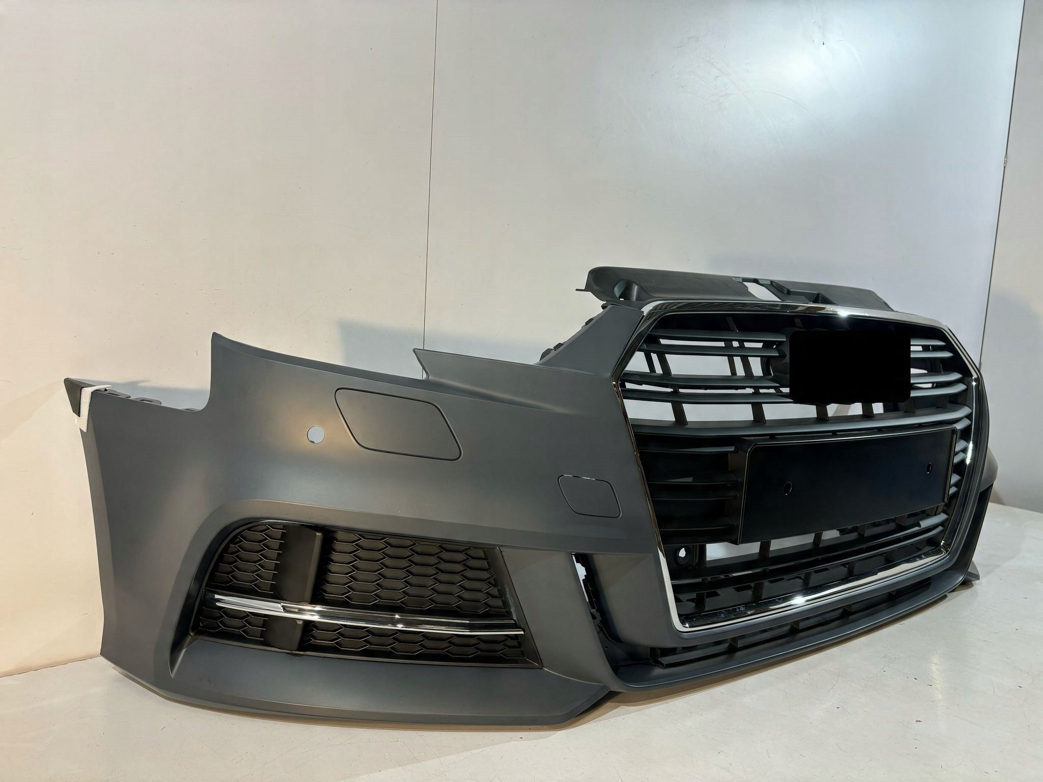 Audi A3 8V Lift s-line hatchback zderzak - 17234