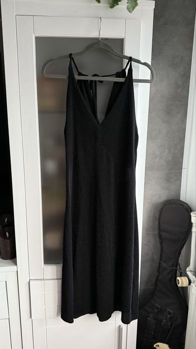 Sukienka czarna wieczorowa sylwestrowa brokat dekolt V