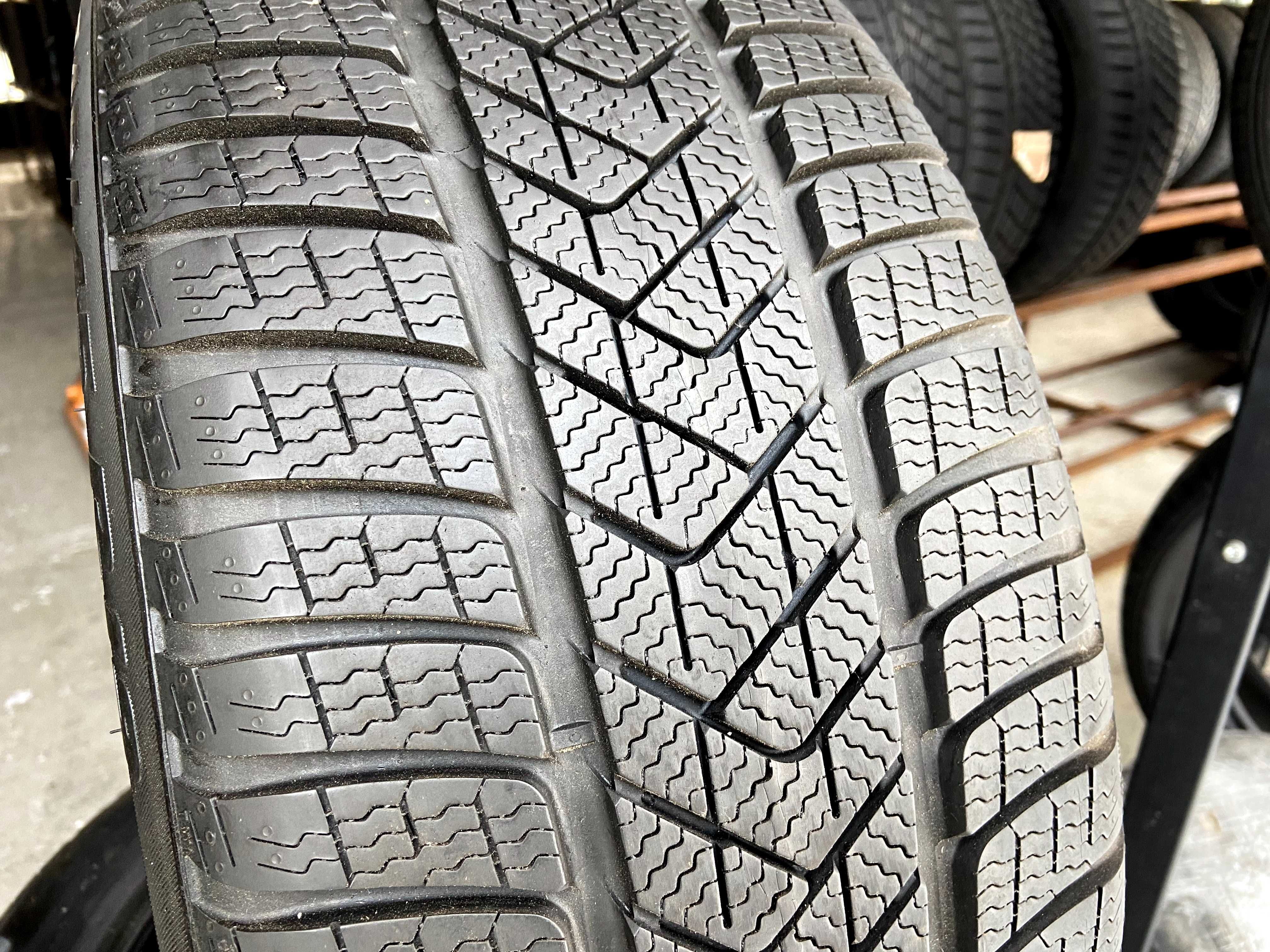 245/45R19 Pirelli SottoZero 3 DEMO 7mm DOT2019