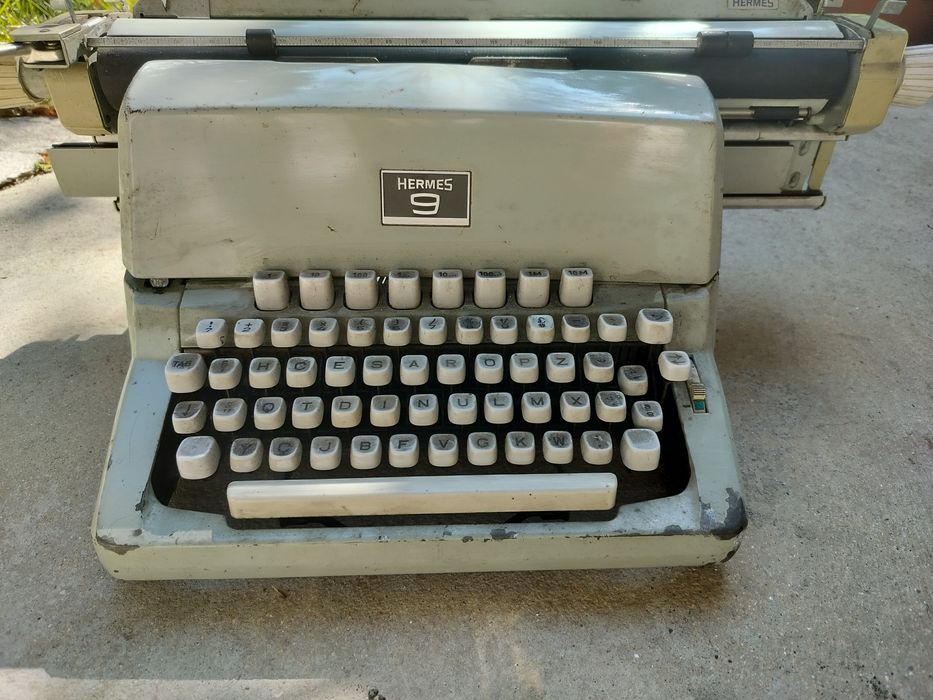 Máquina de escrever Hermes