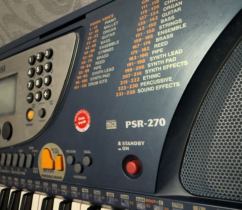 Синтезатор клавішний інструмент Yamaha PSR-270