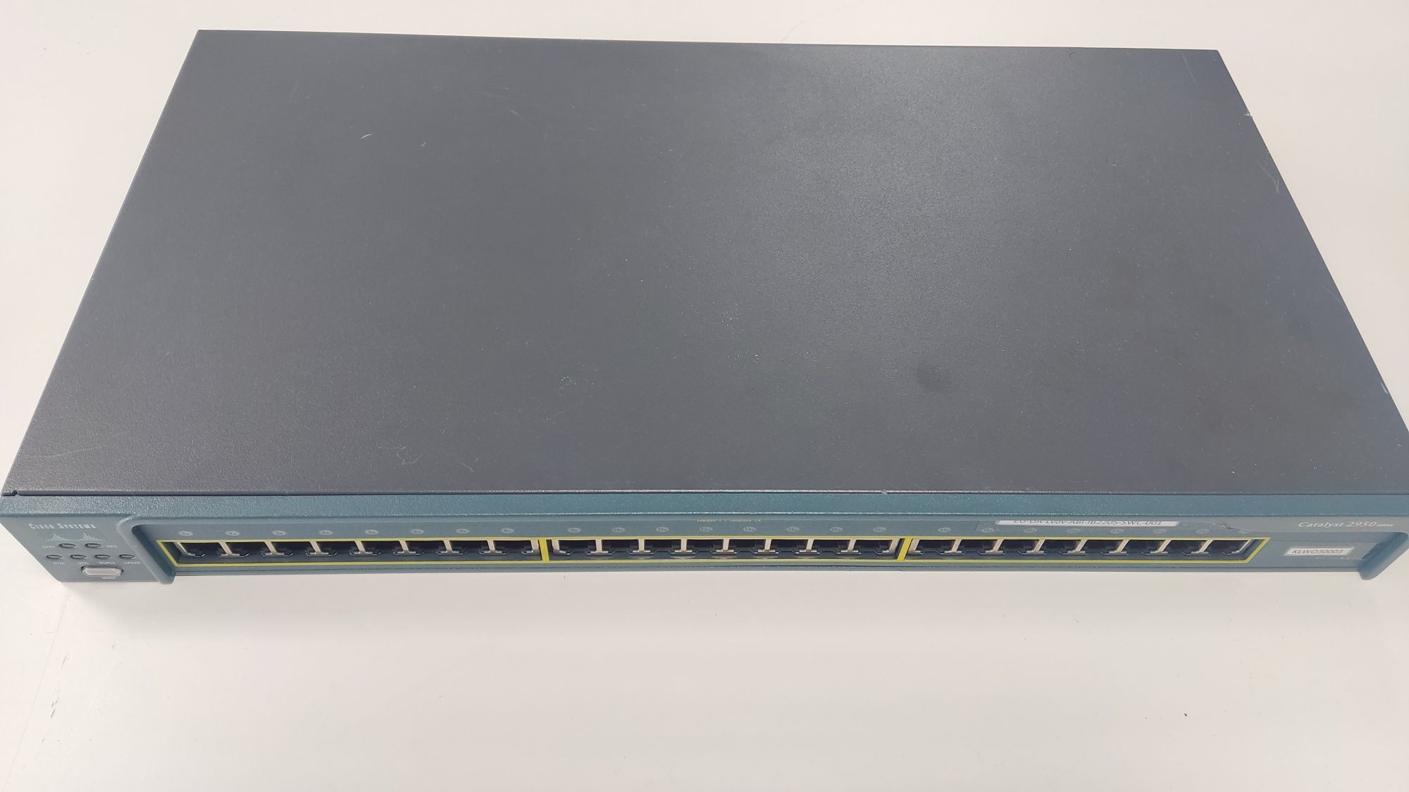 Комутатор Cisco Catalyst C2950-24