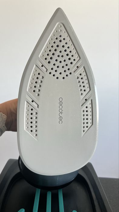 Ferro com caldeira CECOTEC