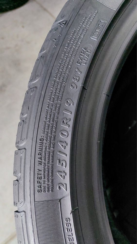 245/40/19 R19 Dunlop SP Sport 01 2шт