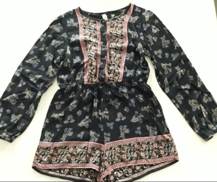 Zestaw ubranek dla dziewczynki bluza sweterek rozm 128