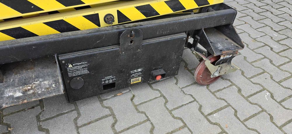 Podnośnik koszowy nożycowy zwyżka YOUNGMAN