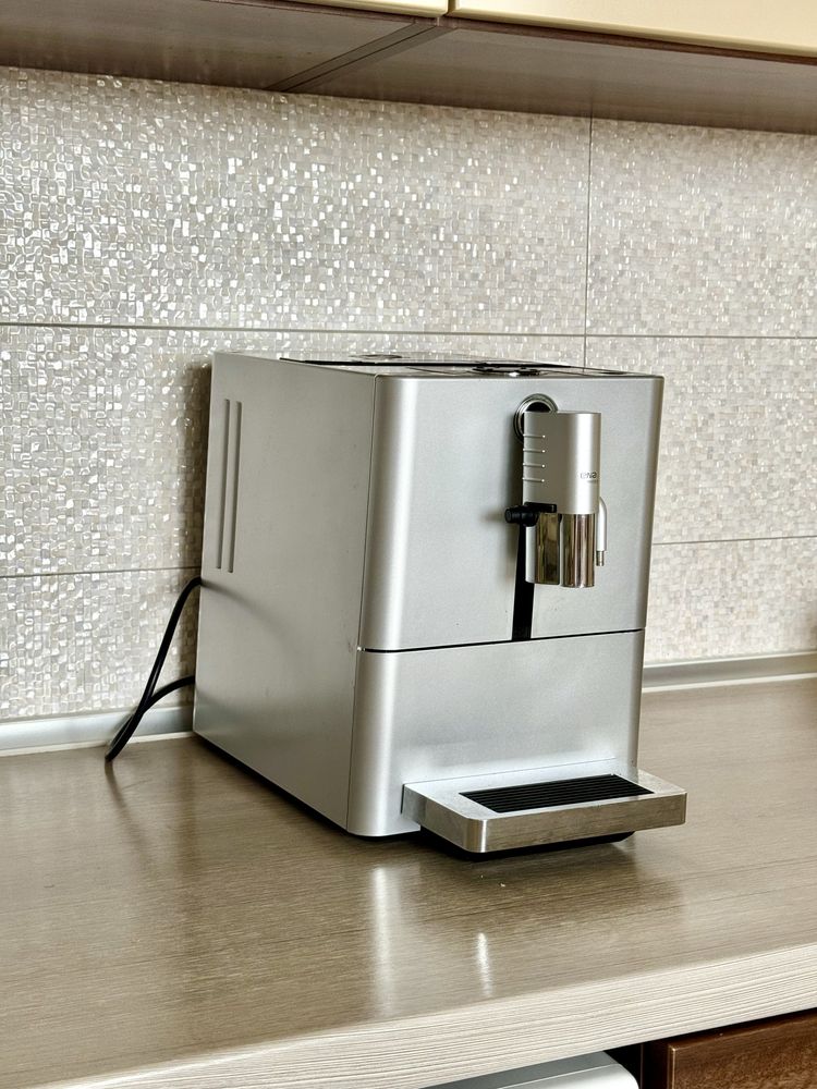Автоматична кавоварка jura ena micro 9 латте, капучіно одним натисканн