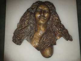 Fernanda de Assis - escultura em bronze sobre mármore