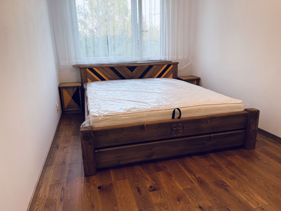 Łóżko drewniane lite drewno
