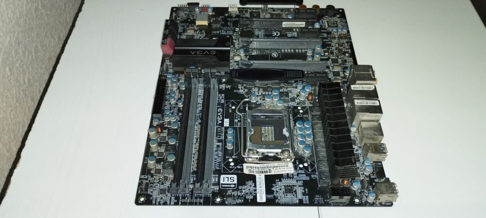 Материнська плата б/в EVGA Z68 SLI (модель 130-SB-E685-KR)