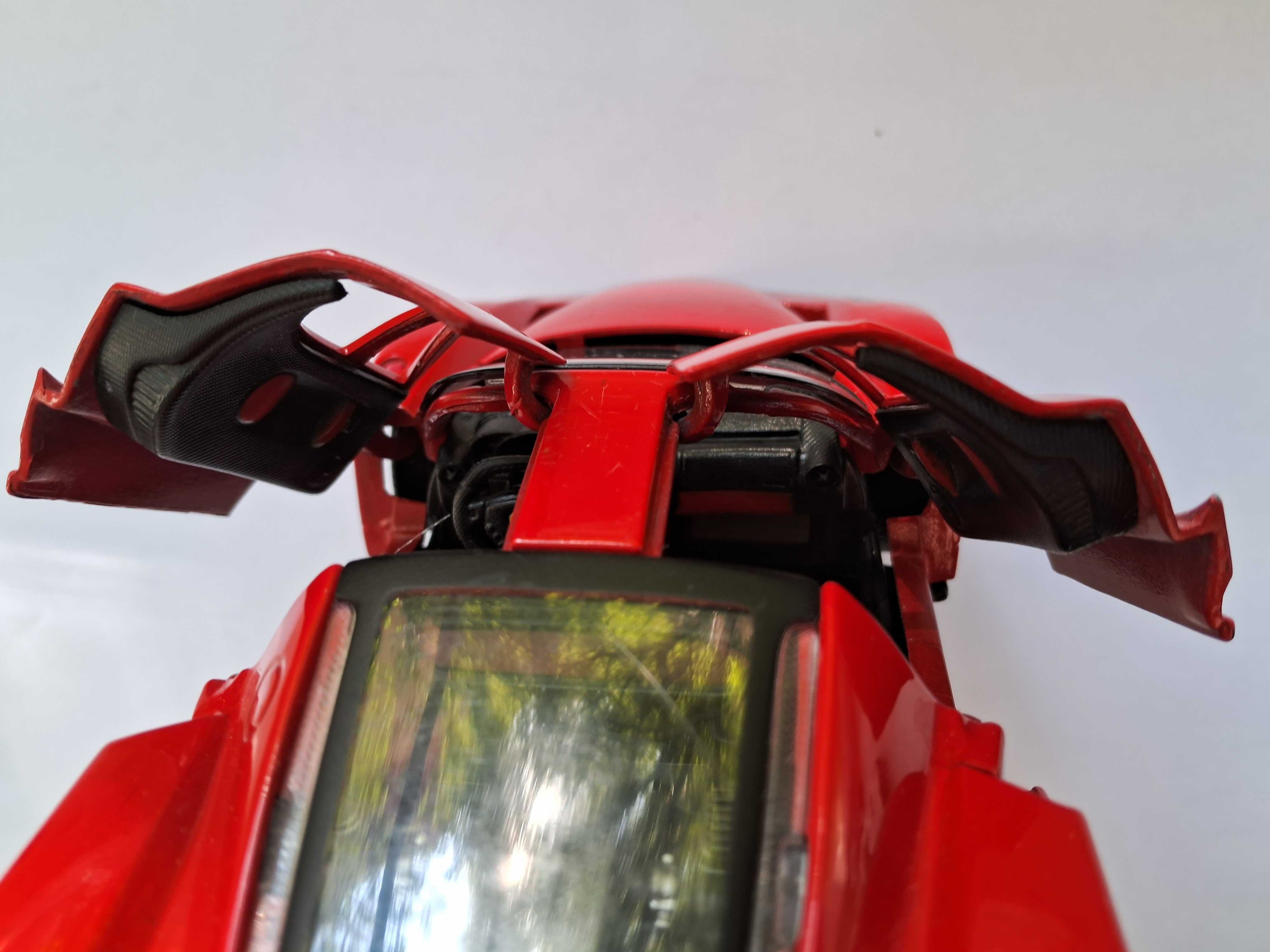 Модель  1:24 / maisto Ferrari Enzo / Ферарі Енцо