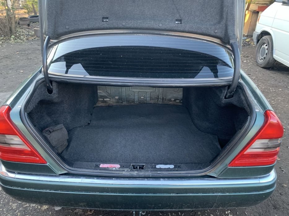 Мерседес С-класс 1,8 газ бенз Цікавить обмін !