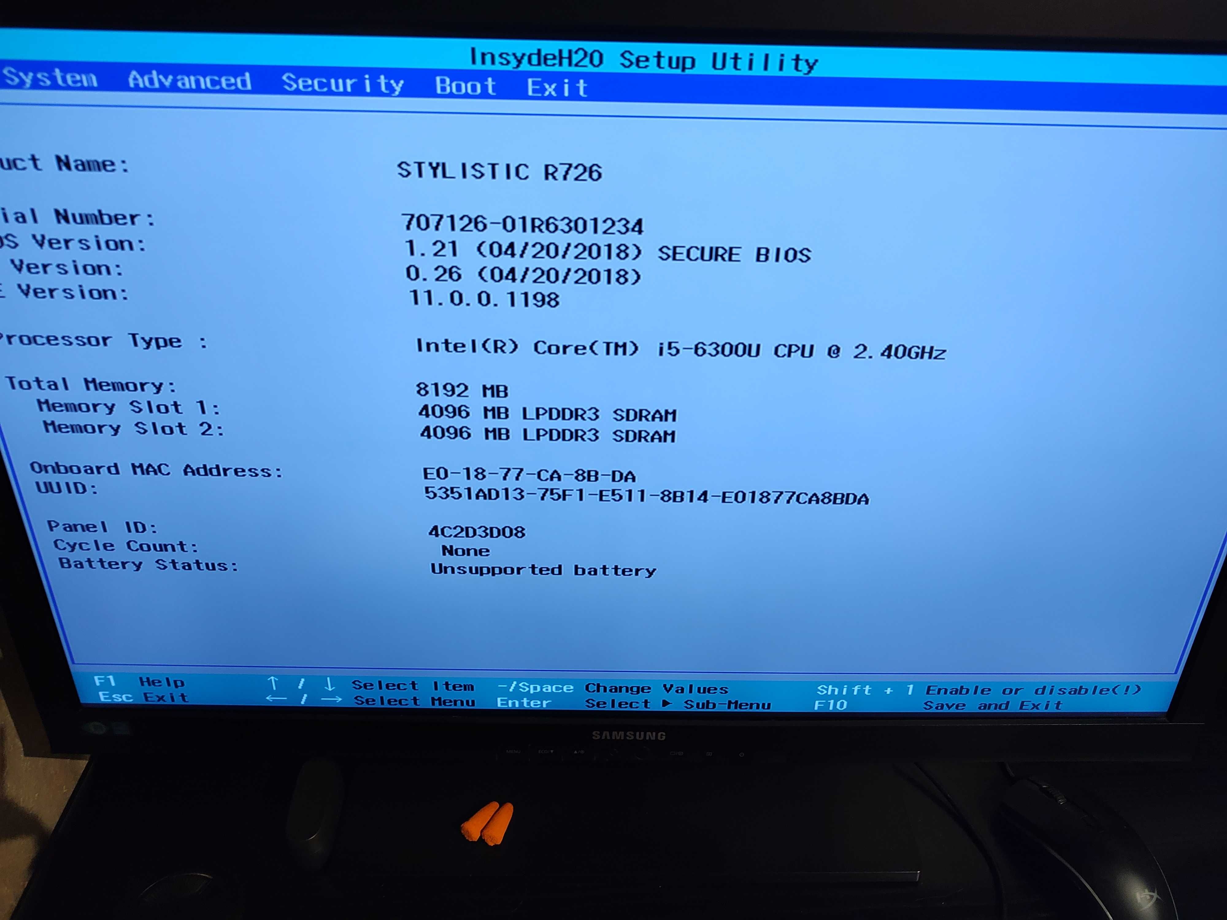 Fujitsu STYLISTIC R726 / Gratis adapter DP-HDMI