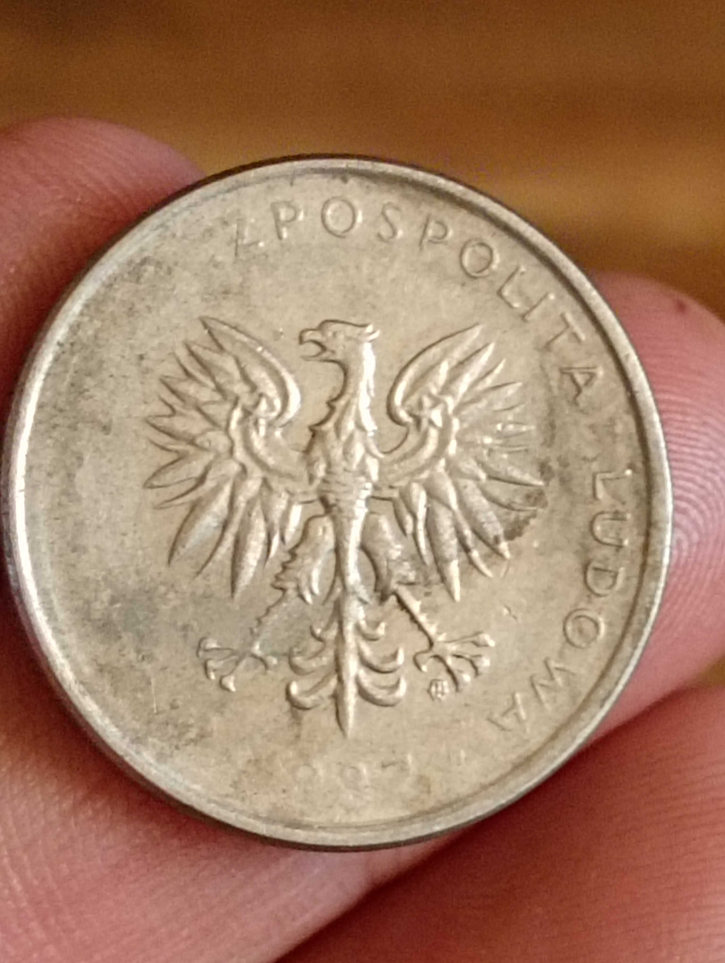 Sprzedam monete 10 zl 1987 r zamazana data brak napisu  Polska