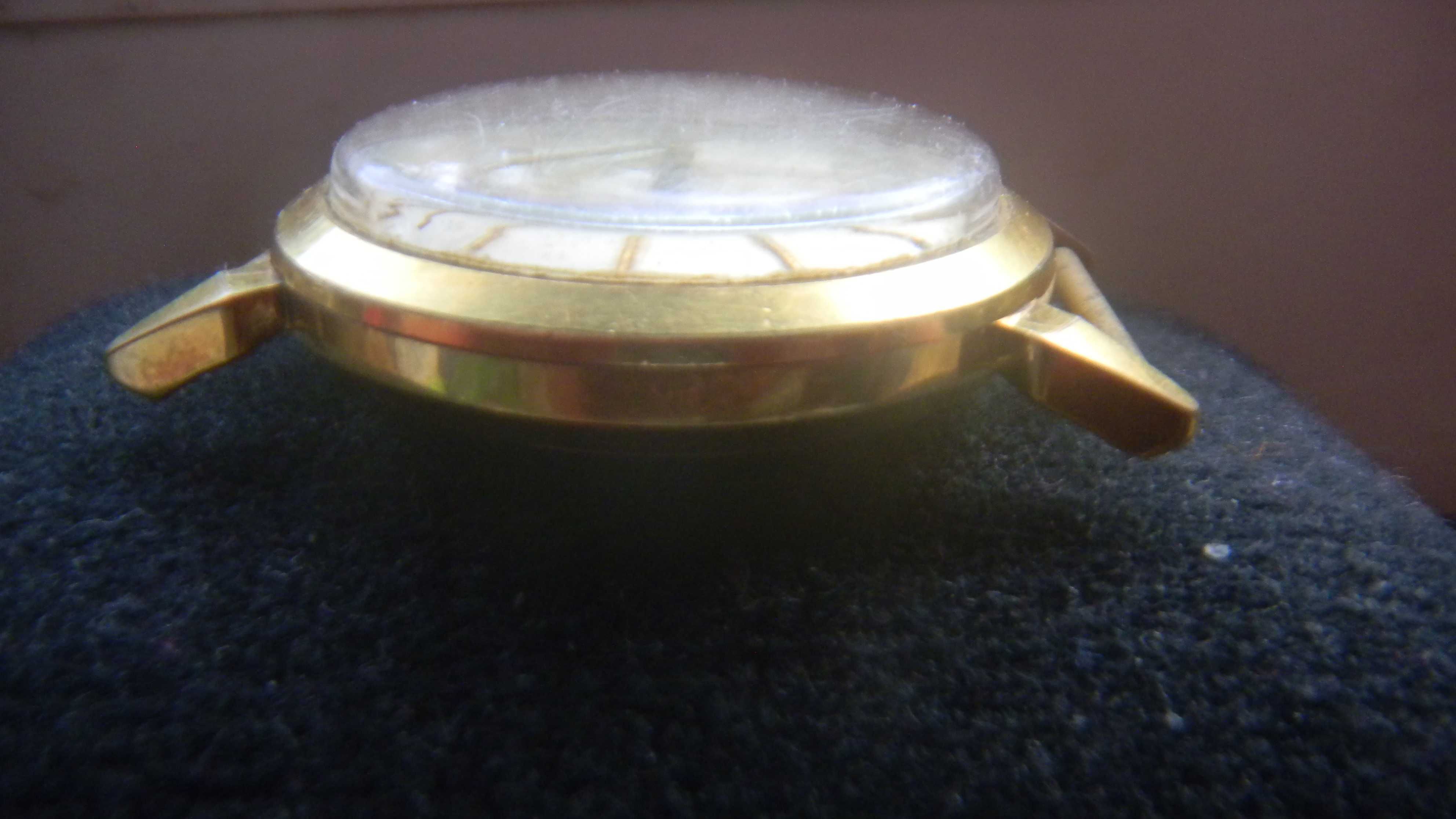 часы JUNGHANS TRILASTIC 17 jewels 50-х годов