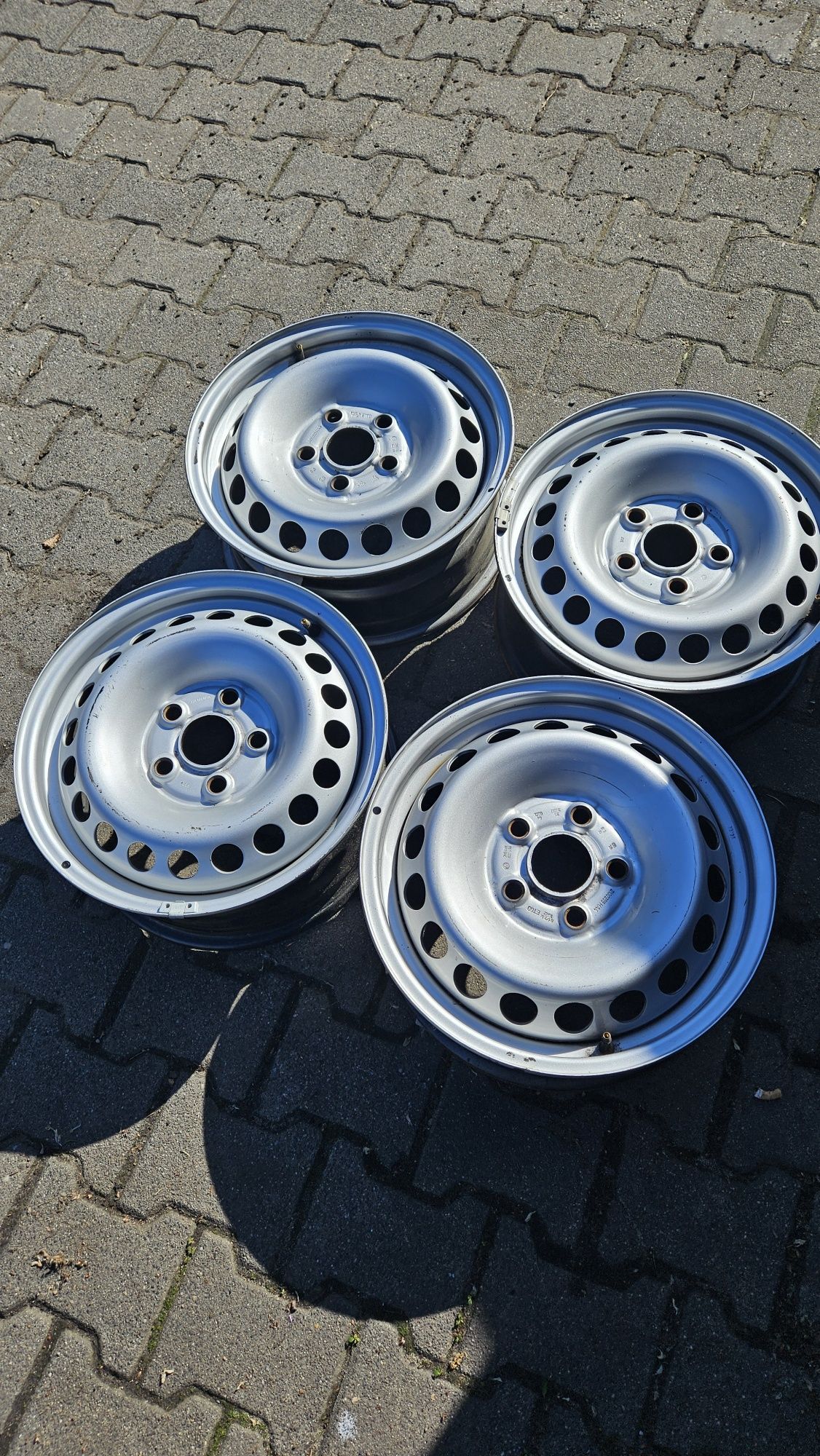 16 5x120 Felgi stalowe VW T5/T6