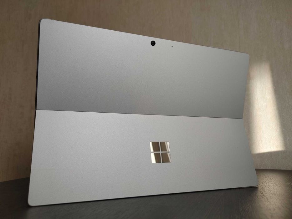 Microsoft Surface Pro 7 Plus Intel i5-1135g7 8/256gb Батарея 100%