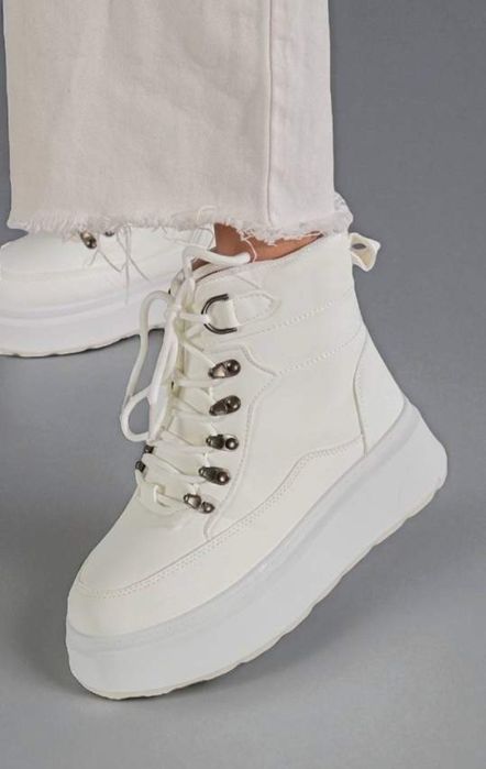 Жіночі зимові кросівки