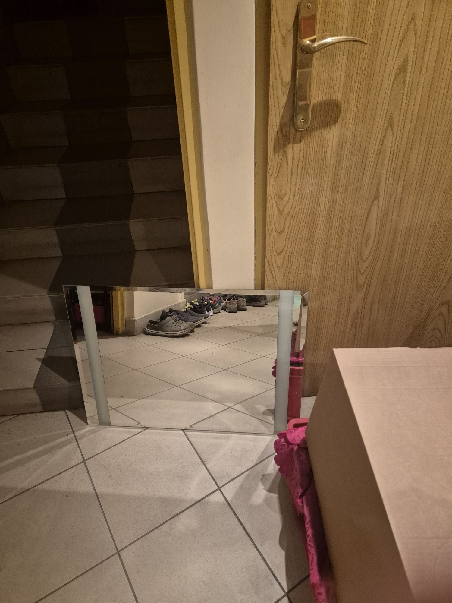 Lustro łazienkowe z oświetleniem LED