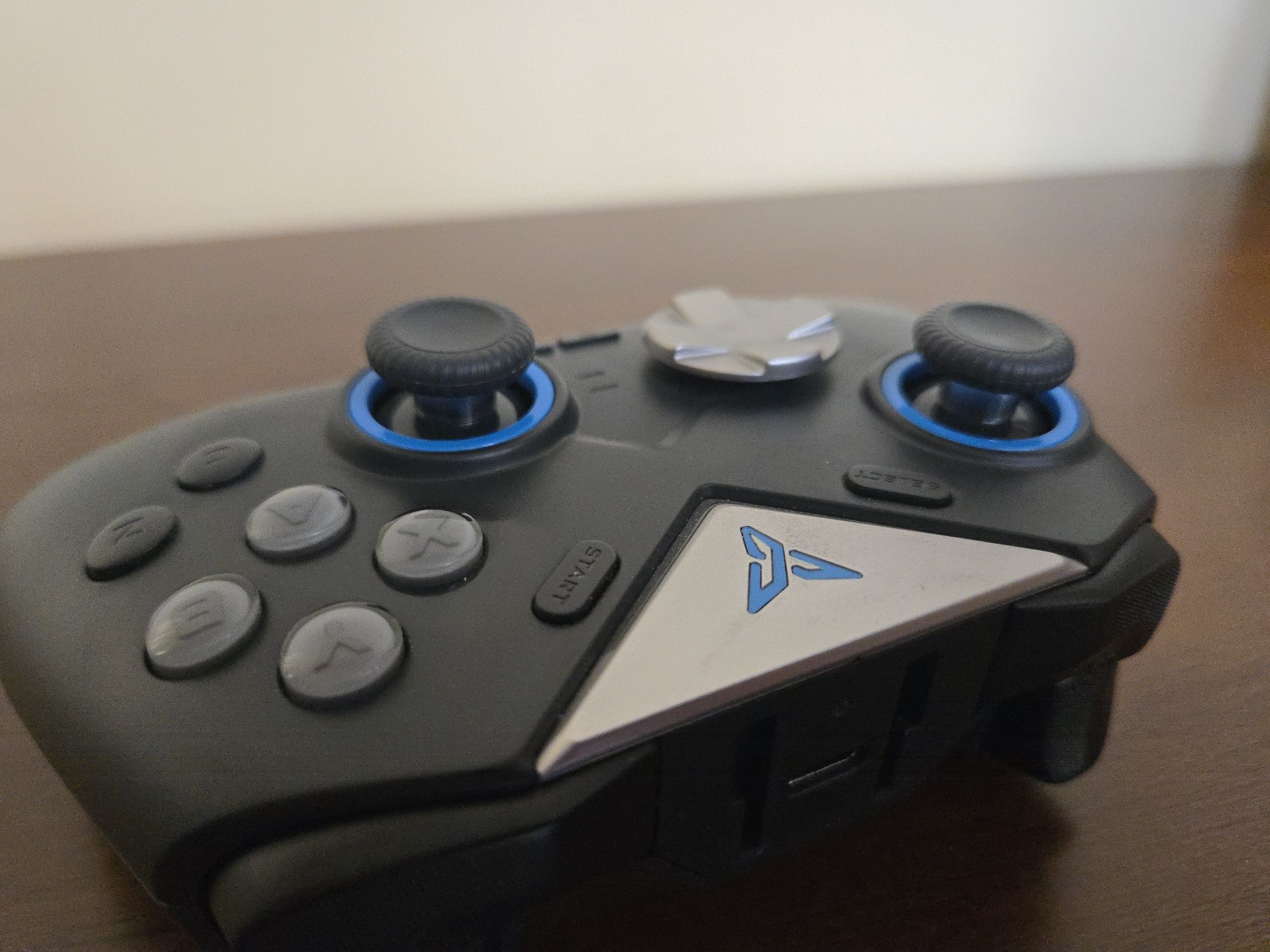 Геймпад Flydigi Vader 3 Pro Bluetooth Wireless