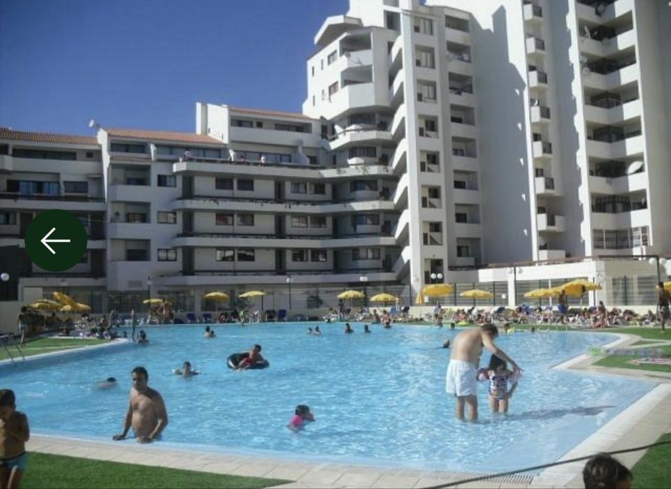 Loja 24m bar de apoio a piscina