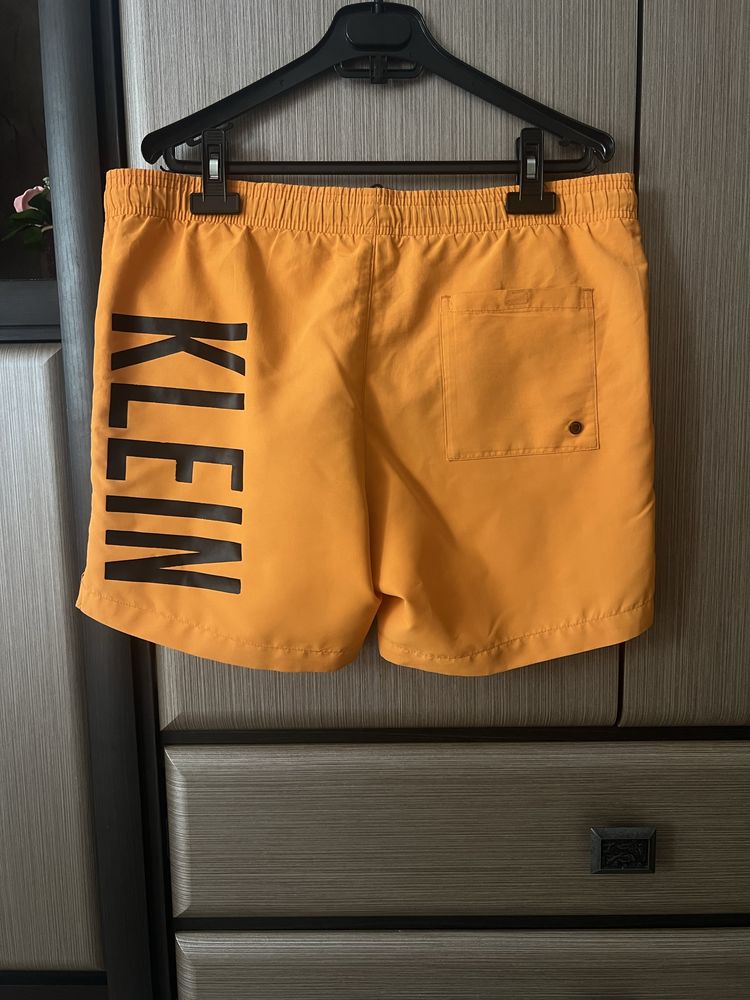 Чоловічі оригінальні шорти Calvin Klein S розмір
