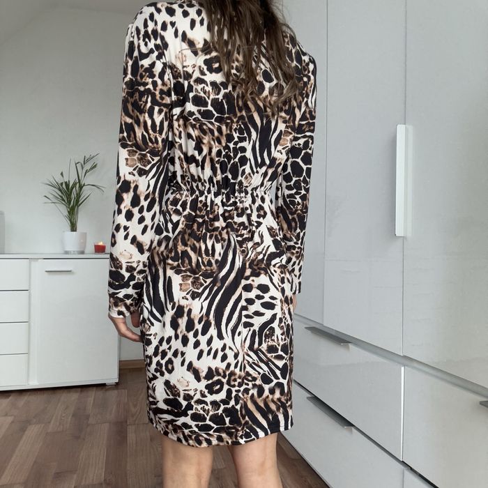 Sukienka w panterkę