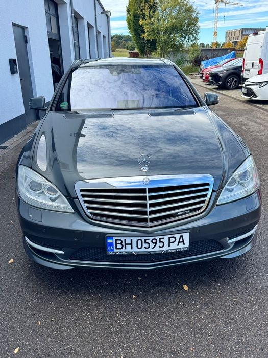 Продам Mercedes-Benz W221 S550