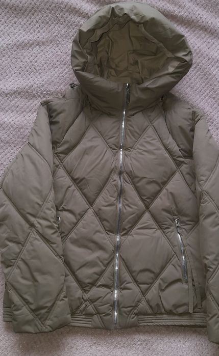 Жіноча зимова куртка 46