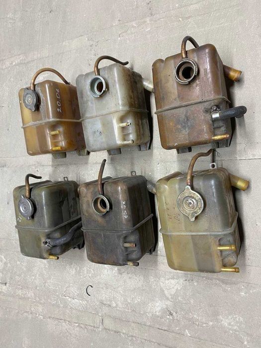 Бачок розширювальний Mercedes T1 609 611 614 709 711 714 OM364 REX