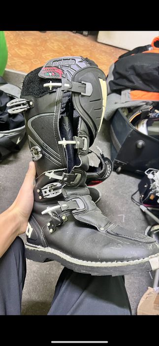 Продам мотоботи SiDi