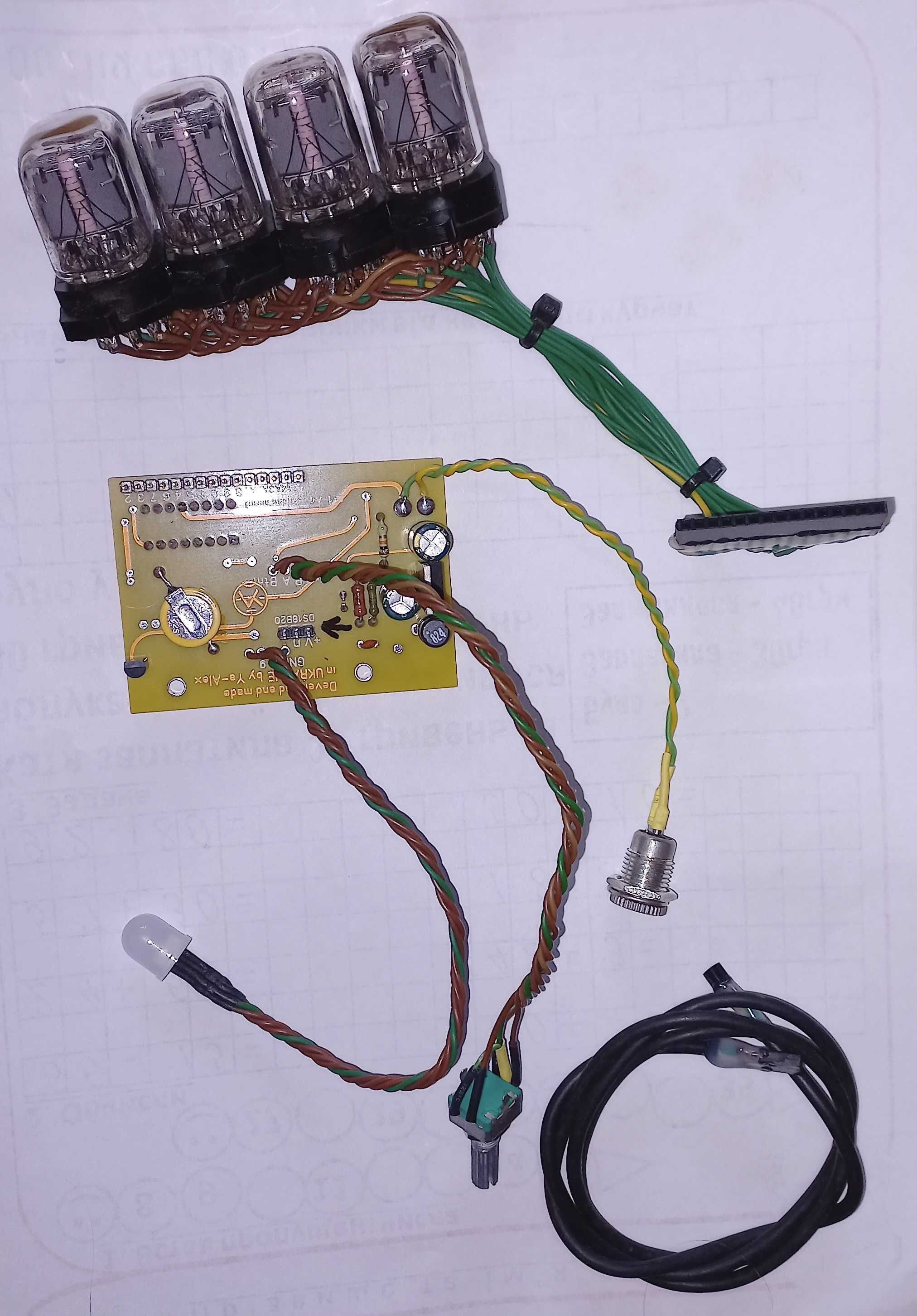 Ламповий годинник Nixie на газорозрядних індикаторах ИН-12