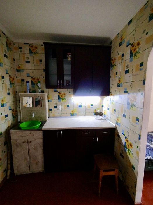 Продаж кімнати в гуртожитку | 3-й пов. | Центр | 18 кв.м.