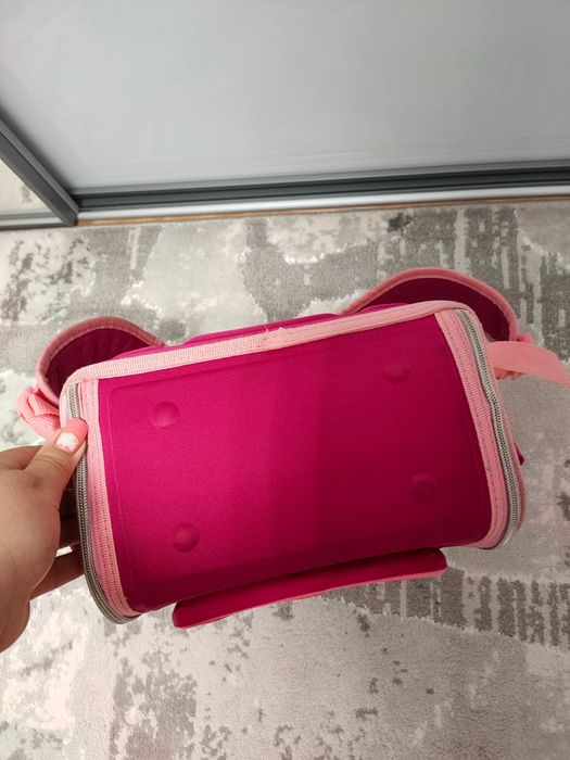 Продам портфель для девочки