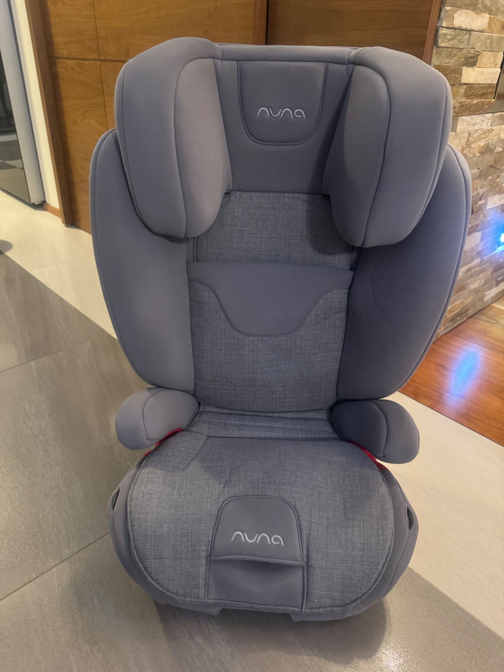Fotelik samochodowy Nuna Aace z isofix 15-36 kg.