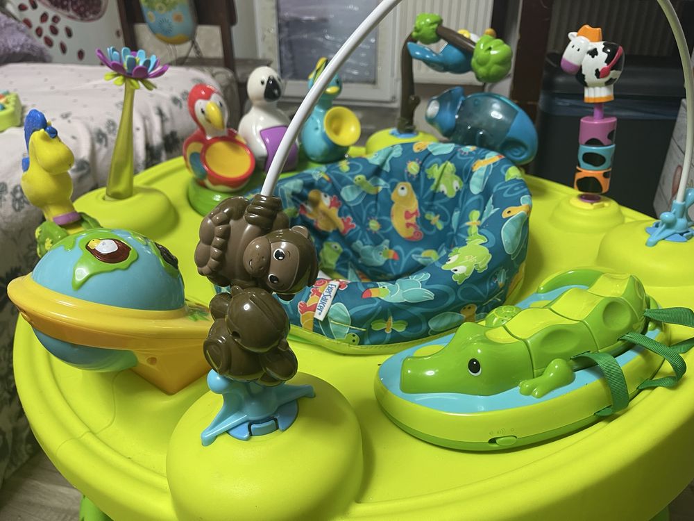Продам центр-пригунець для дітей розвиваючий центр ExerSaucer Triple