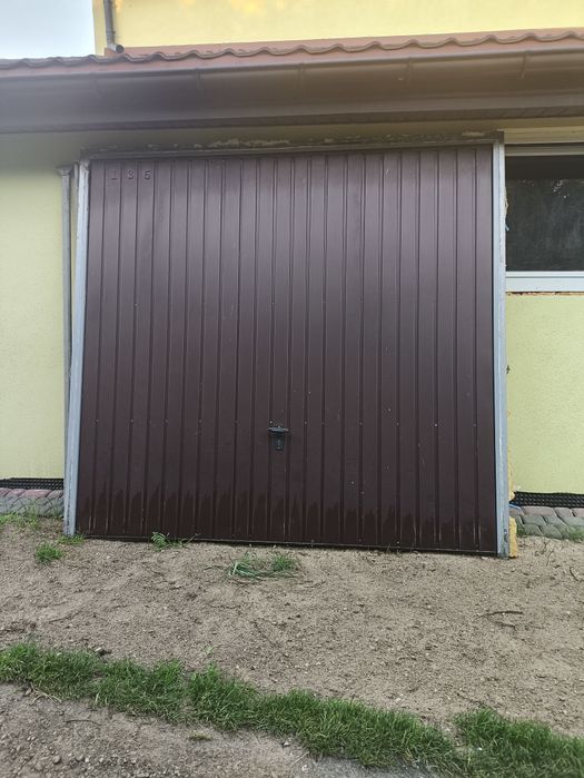 Brama garażowa wisniowski