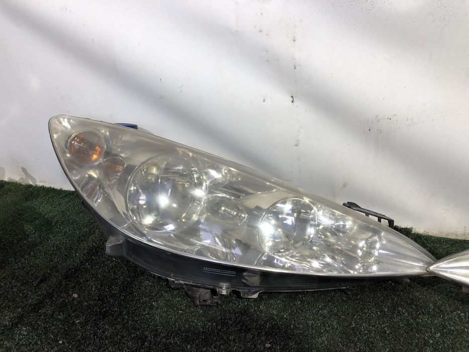 Передні фари Peugeot 308 пежо 308 2007-2011 фара оптика оригінал