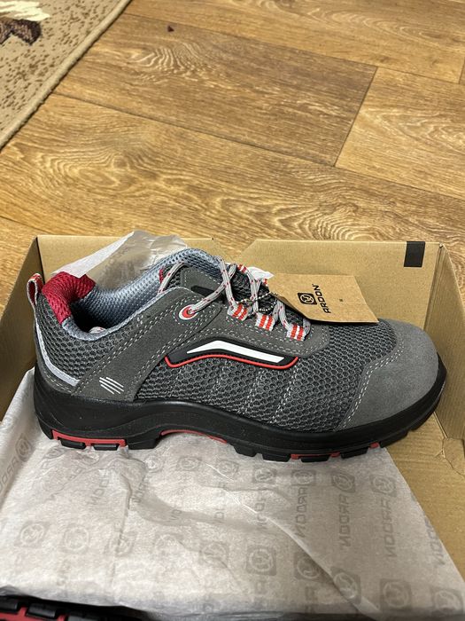 Це робочі захисні кросівки ARDON Rasper S1P.