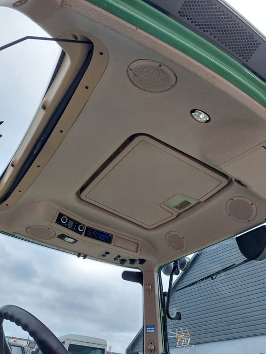 Ciagnik rolniczy Fendt 724 Vario tms