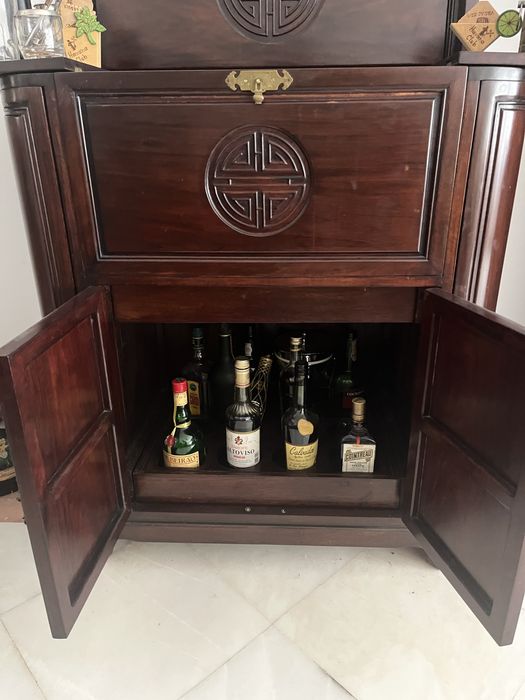 Bar Móvel em Madeira Maciça